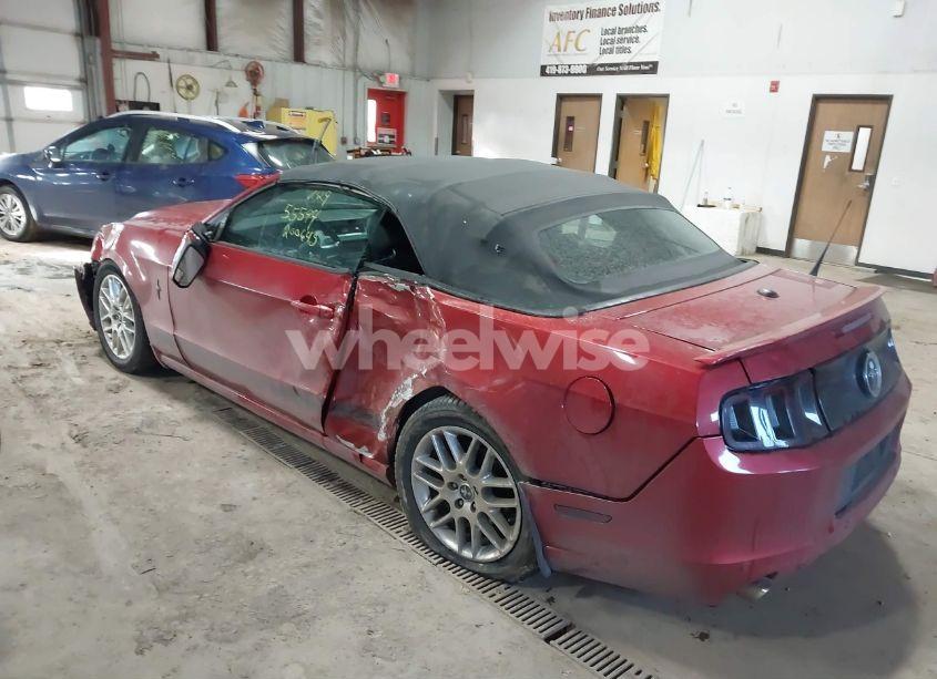 Photo 3 of 2013 Ford Mustang V6 PREMIUM (VIN 1ZVBP8EM8D5200645)
