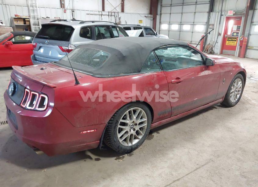 Photo 4 of 2013 Ford Mustang V6 PREMIUM (VIN 1ZVBP8EM8D5200645)