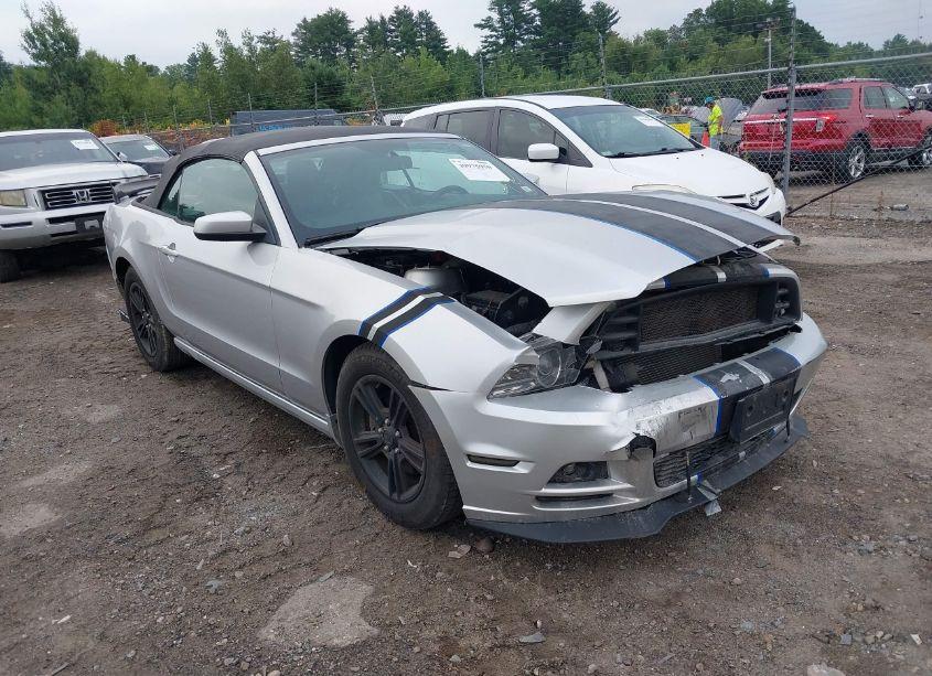 2013 Ford Mustang V6 PREMIUM (VIN 1ZVBP8EM8D5203299) main photo