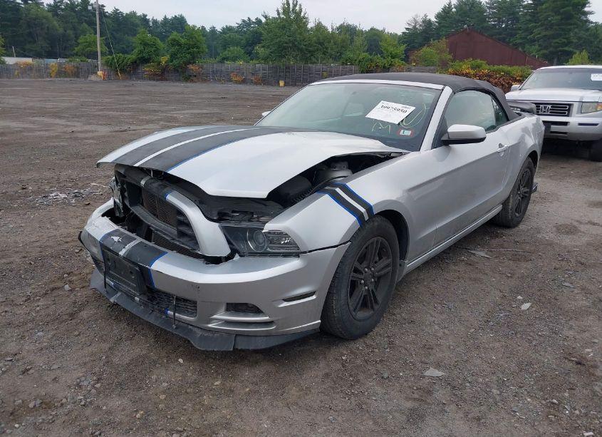 Photo 2 of 2013 Ford Mustang V6 PREMIUM (VIN 1ZVBP8EM8D5203299)