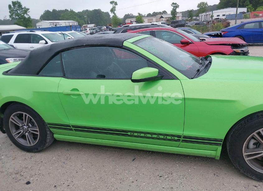 Photo 13 of 2013 Ford Mustang V6 PREMIUM (VIN 1ZVBP8EM8D5236545)