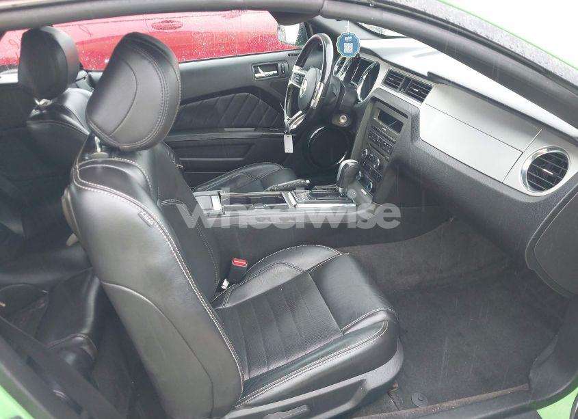 Photo 5 of 2013 Ford Mustang V6 PREMIUM (VIN 1ZVBP8EM8D5236545)