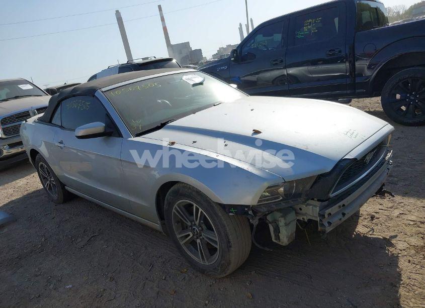 2013 Ford Mustang V6 PREMIUM (VIN 1ZVBP8EM8D5237212) main photo