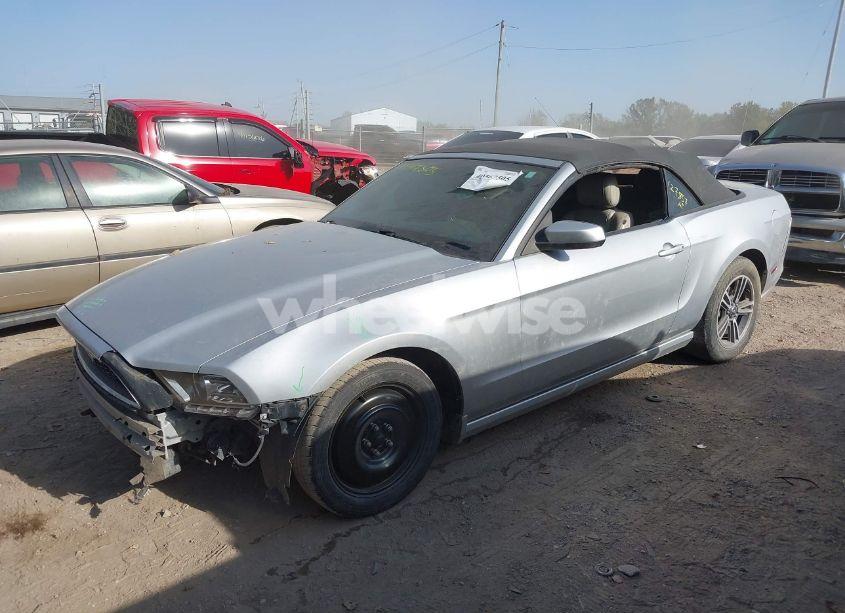 Photo 2 of 2013 Ford Mustang V6 PREMIUM (VIN 1ZVBP8EM8D5237212)