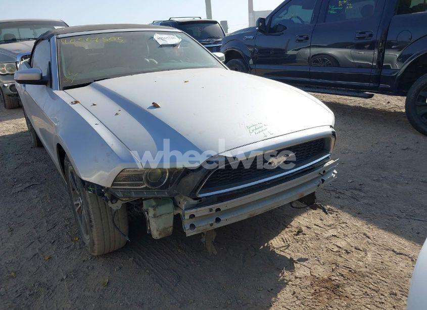 Photo 6 of 2013 Ford Mustang V6 PREMIUM (VIN 1ZVBP8EM8D5237212)