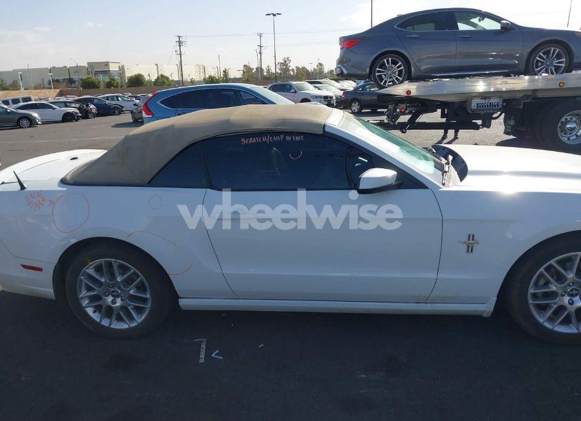 Photo 13 of 2014 Ford Mustang V6 PREMIUM (VIN 1ZVBP8EM8E5228964)