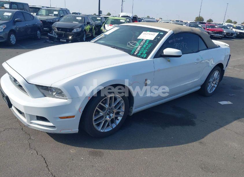 Photo 2 of 2014 Ford Mustang V6 PREMIUM (VIN 1ZVBP8EM8E5228964)