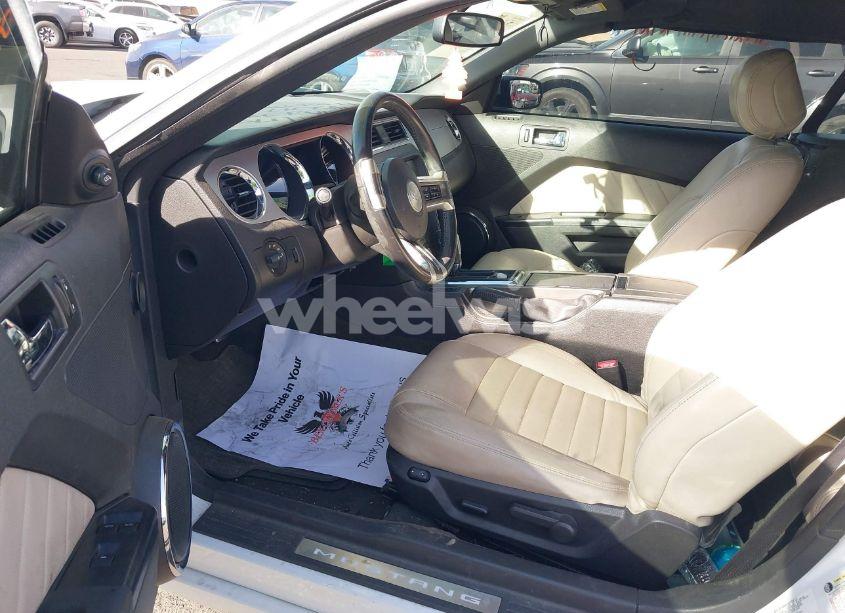 Photo 5 of 2014 Ford Mustang V6 PREMIUM (VIN 1ZVBP8EM8E5228964)