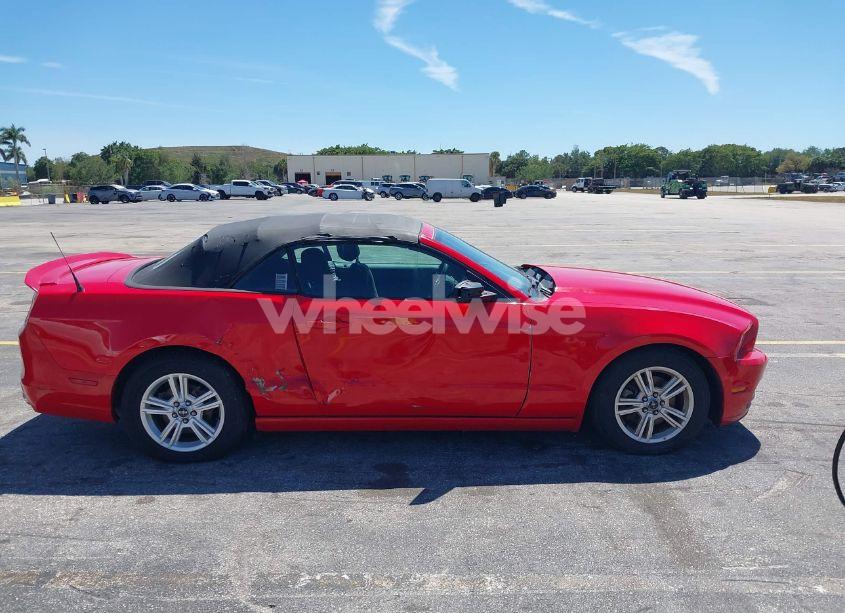 Photo 13 of 2014 Ford Mustang V6 (VIN 1ZVBP8EM8E5234165)