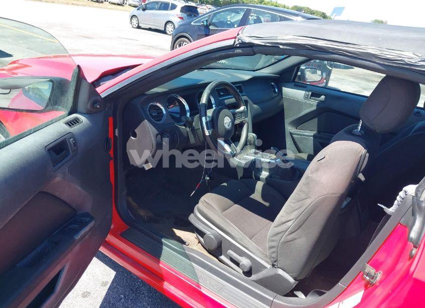 Photo 5 of 2014 Ford Mustang V6 (VIN 1ZVBP8EM8E5234165)