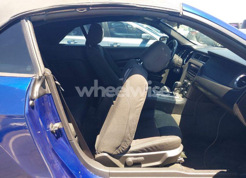 Photo 8 of 2014 Ford Mustang V6 (VIN 1ZVBP8EM8E5238393)