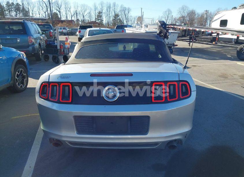 Photo 16 of 2014 Ford Mustang V6 (VIN 1ZVBP8EM8E5264833)