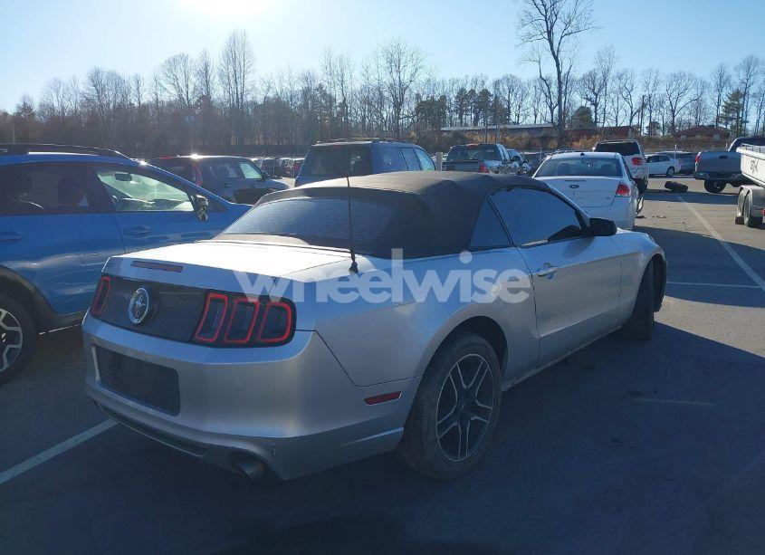 Photo 4 of 2014 Ford Mustang V6 (VIN 1ZVBP8EM8E5264833)