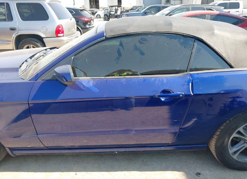 Photo 15 of 2014 Ford Mustang V6 PREMIUM (VIN 1ZVBP8EM8E5310726)