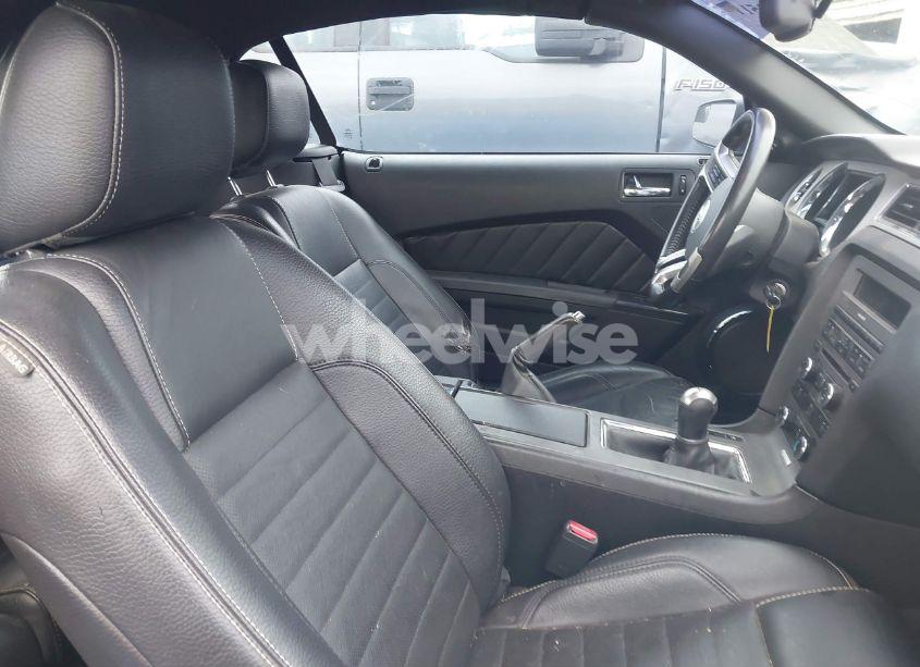 Photo 5 of 2011 Ford Mustang V6 PREMIUM (VIN 1ZVBP8EM9B5100499)