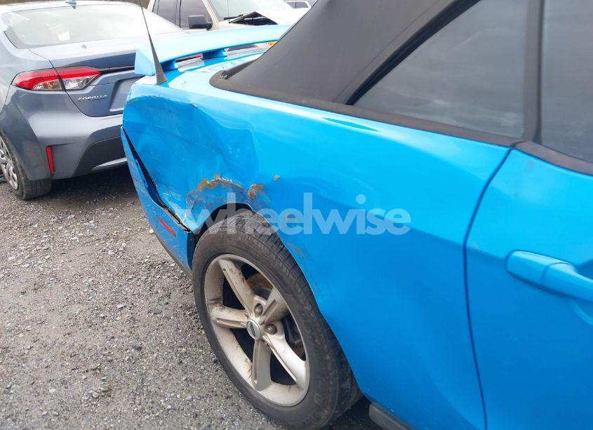 Photo 6 of 2011 Ford Mustang V6 PREMIUM (VIN 1ZVBP8EM9B5100499)