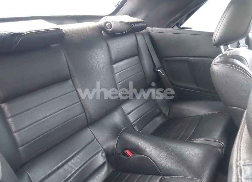 Photo 8 of 2011 Ford Mustang V6 PREMIUM (VIN 1ZVBP8EM9B5100499)