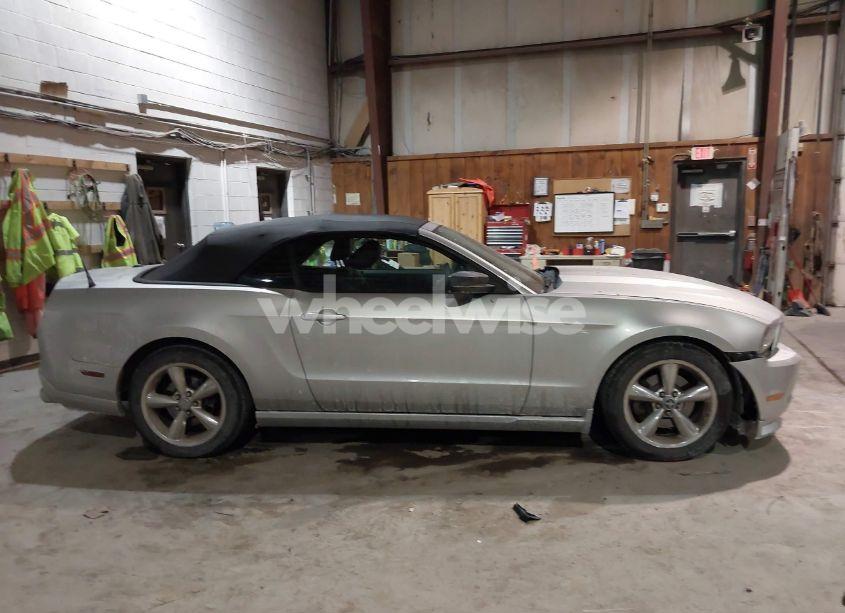Photo 13 of 2012 Ford Mustang V6 PREMIUM (VIN 1ZVBP8EM9C5212396)