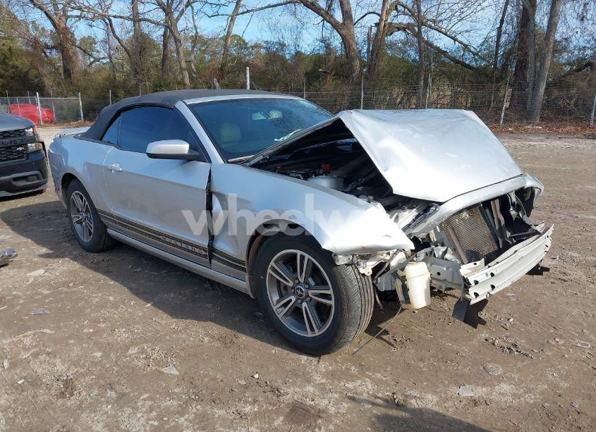 2013 Ford Mustang V6 PREMIUM (VIN 1ZVBP8EM9D5236439) main photo