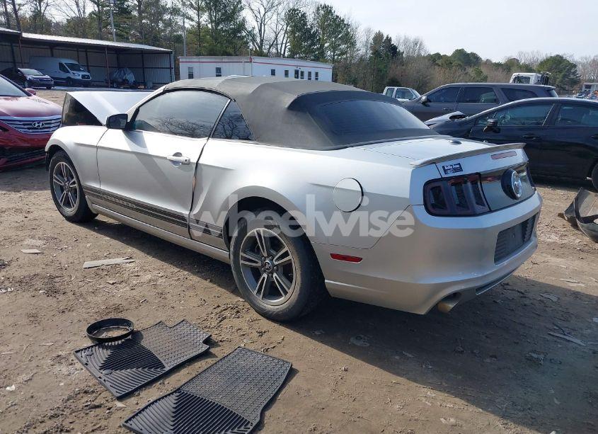 Photo 3 of 2013 Ford Mustang V6 PREMIUM (VIN 1ZVBP8EM9D5236439)