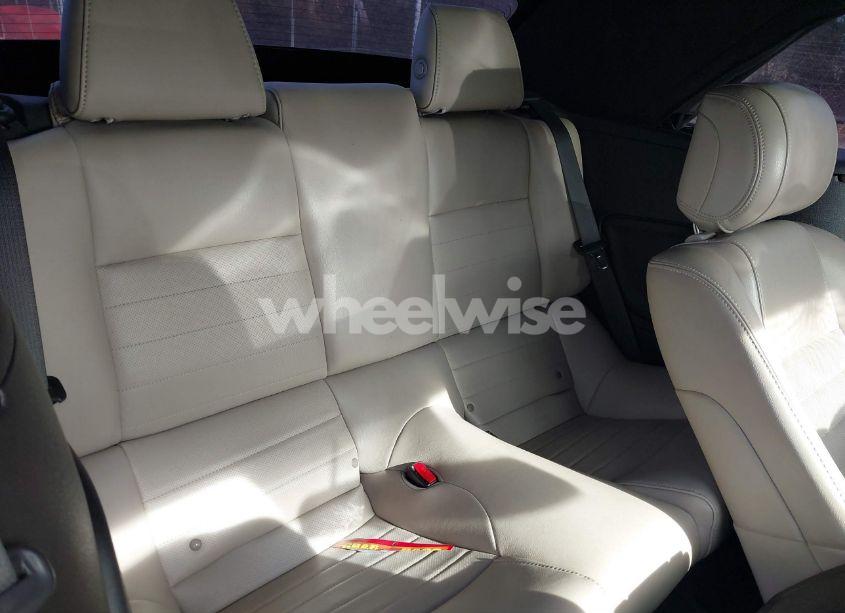 Photo 8 of 2013 Ford Mustang V6 PREMIUM (VIN 1ZVBP8EM9D5236439)