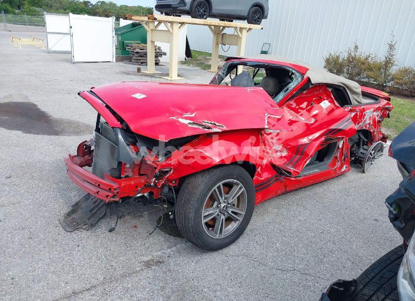 Photo 2 of 2013 Ford Mustang V6 PREMIUM (VIN 1ZVBP8EM9D5239745)