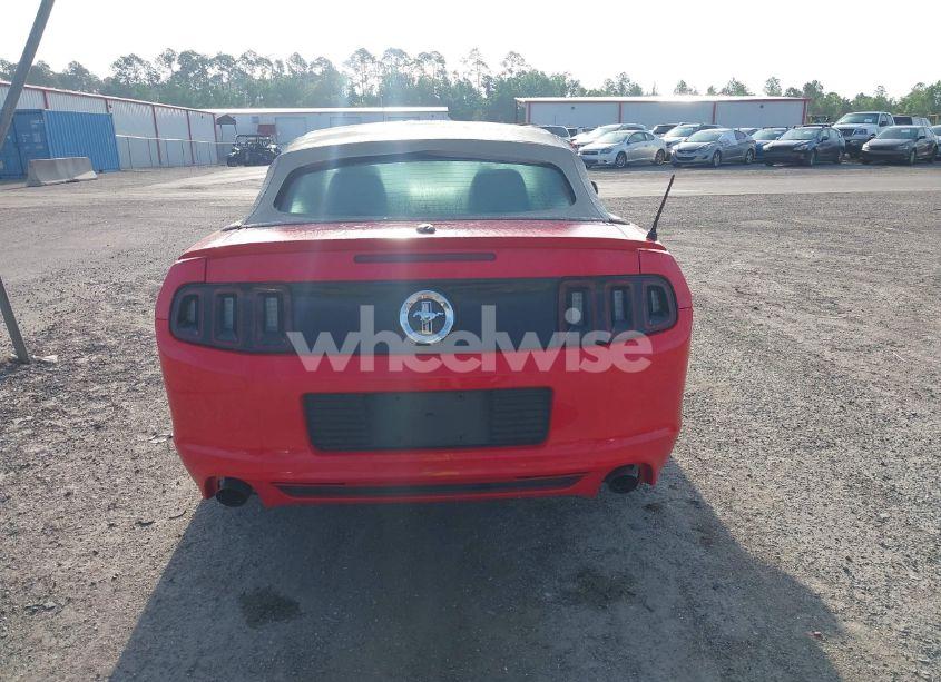 Photo 16 of 2014 Ford Mustang V6 PREMIUM (VIN 1ZVBP8EM9E5275890)