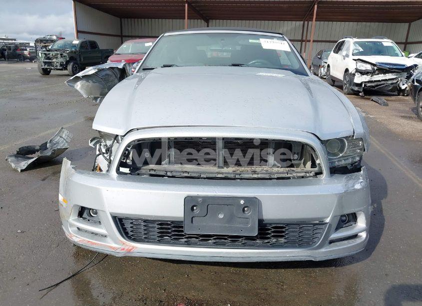 Photo 12 of 2014 Ford Mustang V6 (VIN 1ZVBP8EM9E5316695)