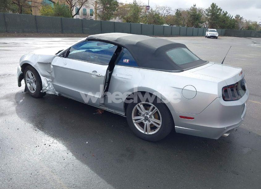 Photo 3 of 2014 Ford Mustang V6 (VIN 1ZVBP8EM9E5316695)