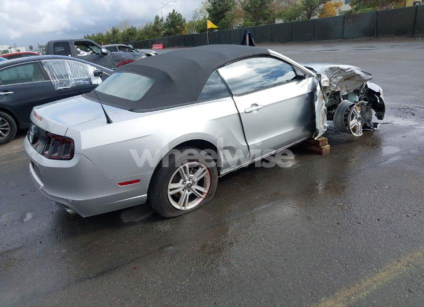 Photo 4 of 2014 Ford Mustang V6 (VIN 1ZVBP8EM9E5316695)