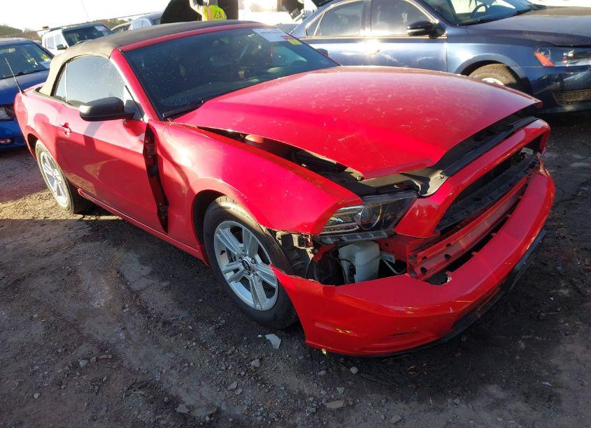 2014 Ford Mustang V6 (VIN 1ZVBP8EM9E5325672) main photo