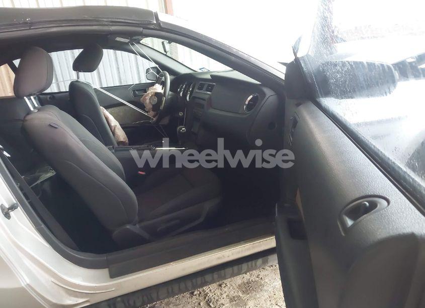 Photo 5 of 2011 Ford Mustang V6 (VIN 1ZVBP8EMXB5159321)