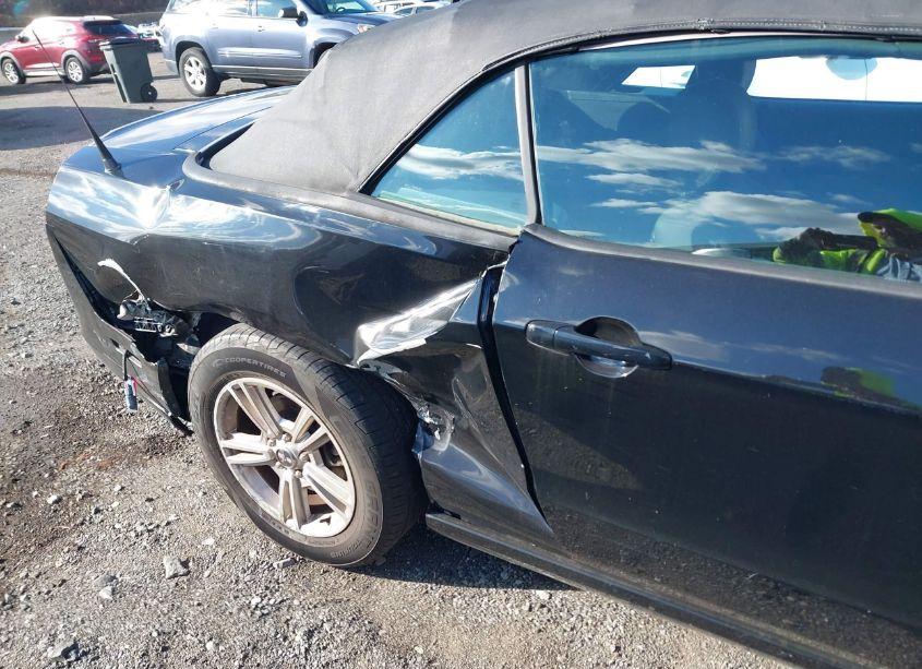 Photo 6 of 2013 Ford Mustang V6 (VIN 1ZVBP8EMXD5237048)