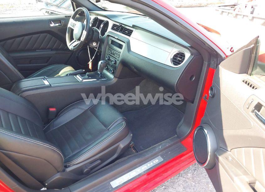 Photo 5 of 2014 Ford Mustang N/A (VIN 1ZVBP8EMXE5266387)