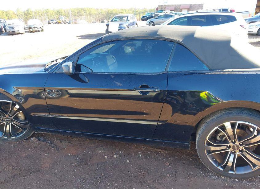 Photo 15 of 2014 Ford Mustang V6 (VIN 1ZVBP8EMXE5300165)