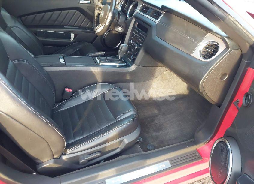 Photo 5 of 2014 Ford Mustang V6 PREMIUM (VIN 1ZVBP8EMXE5304703)