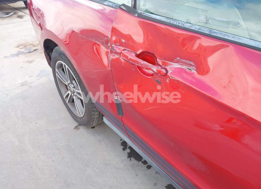 Photo 6 of 2010 Ford Mustang V6/V6 PREMIUM (VIN 1ZVBP8EN0A5113245)