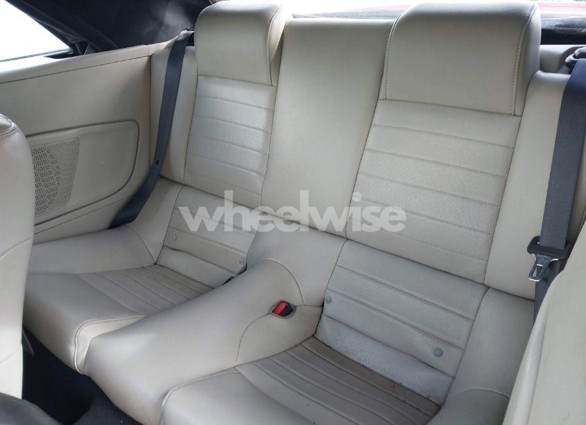 Photo 8 of 2010 Ford Mustang V6/V6 PREMIUM (VIN 1ZVBP8EN0A5113245)