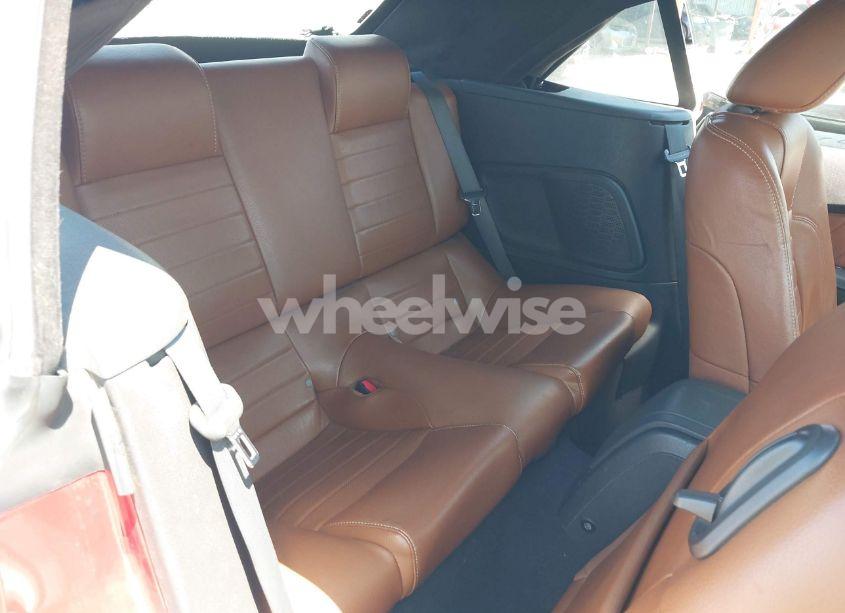 Photo 8 of 2010 Ford Mustang V6/V6 PREMIUM (VIN 1ZVBP8EN0A5127887)