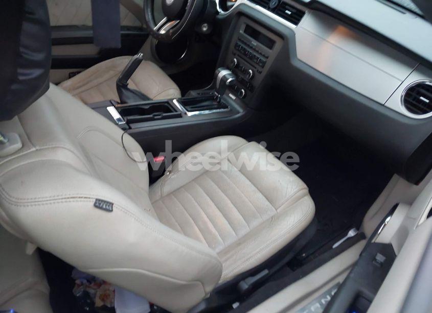 Photo 5 of 2010 Ford Mustang V6/V6 PREMIUM (VIN 1ZVBP8EN1A5174314)