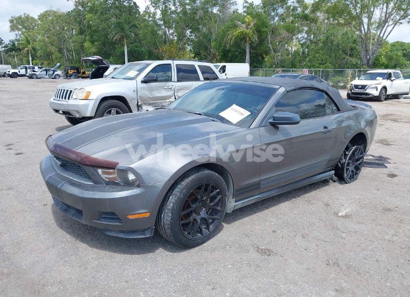 Photo 2 of 2010 Ford Mustang V6/V6 PREMIUM (VIN 1ZVBP8EN1A5178265)
