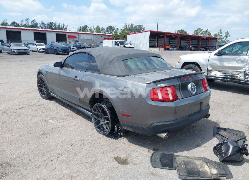 Photo 3 of 2010 Ford Mustang V6/V6 PREMIUM (VIN 1ZVBP8EN1A5178265)