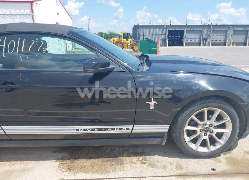 Photo 12 of 2010 Ford Mustang V6/V6 PREMIUM (VIN 1ZVBP8EN3A5133117)