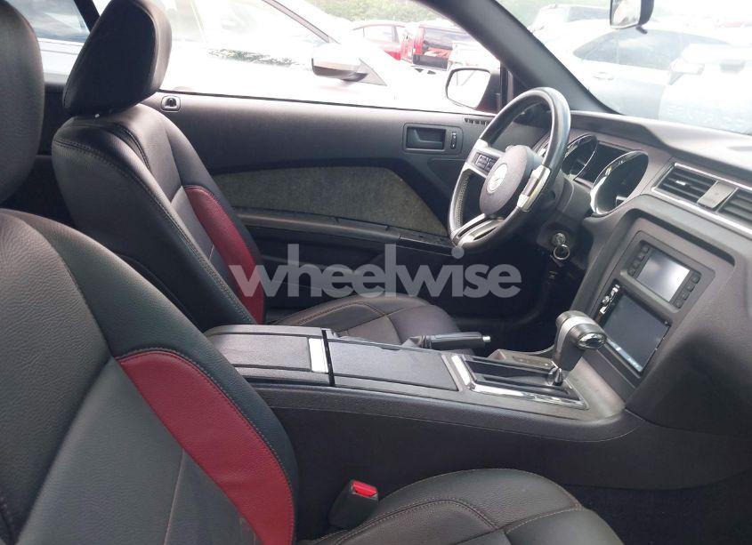 Photo 5 of 2010 Ford Mustang V6/V6 PREMIUM (VIN 1ZVBP8EN4A5175330)