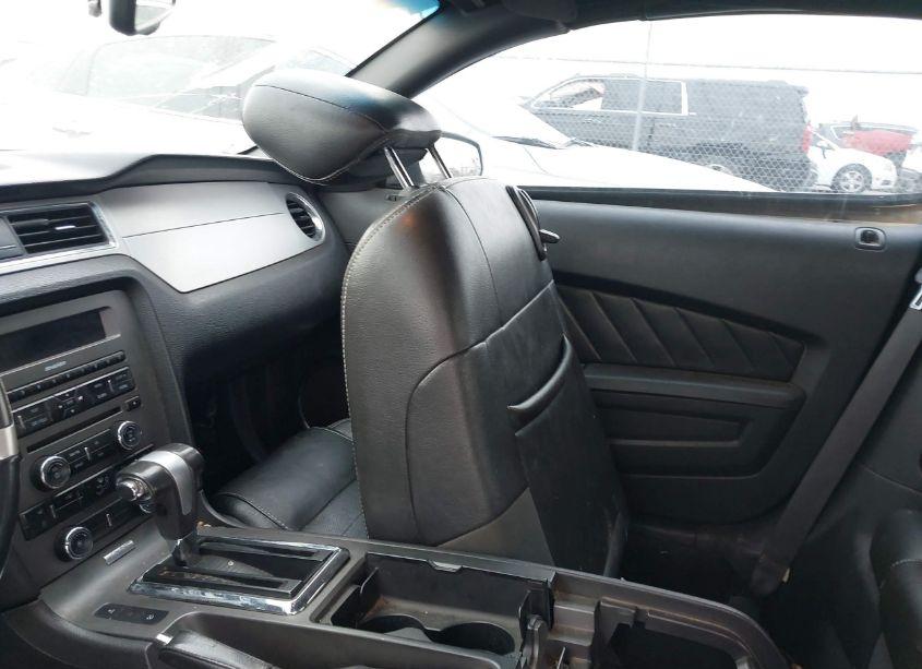 Photo 5 of 2010 Ford Mustang V6 PREMIUM (VIN 1ZVBP8EN6A5167469)