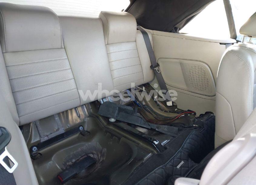 Photo 8 of 2010 Ford Mustang V6/V6 PREMIUM (VIN 1ZVBP8EN6A5173854)