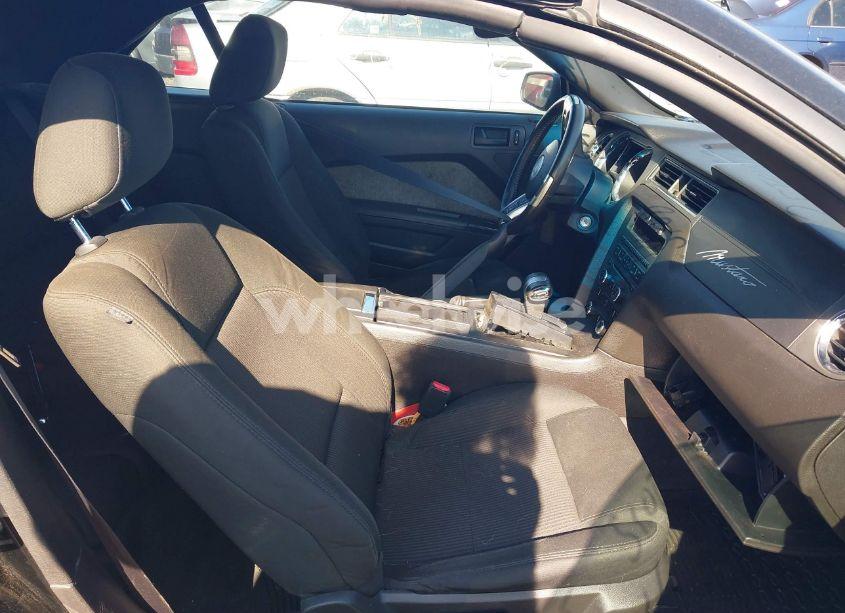 Photo 5 of 2010 Ford Mustang V6/V6 PREMIUM (VIN 1ZVBP8EN6A5175524)