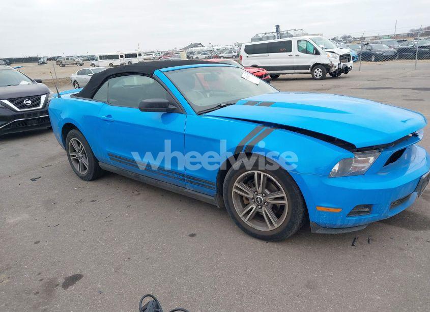 2010 Ford Mustang V6 PREMIUM (VIN 1ZVBP8EN7A5167142) main photo