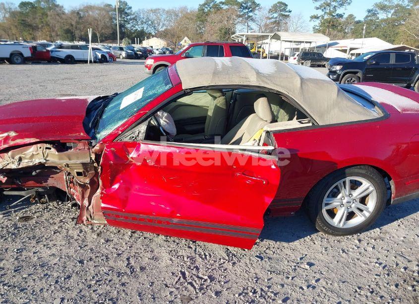 Photo 14 of 2010 Ford Mustang V6/V6 PREMIUM (VIN 1ZVBP8EN7A5177668)