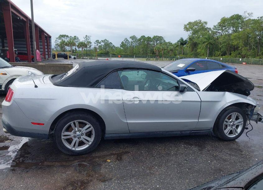 Photo 13 of 2010 Ford Mustang V6/V6 PREMIUM (VIN 1ZVBP8EN8A5169594)